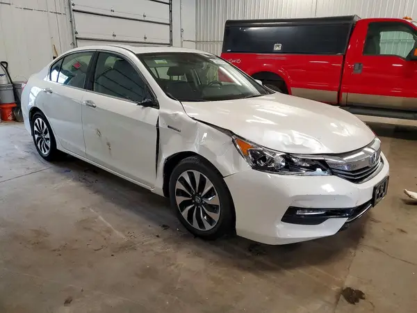 JHMCR6F59HC002086 — 2017 Honda Accord, фото 4 с аукциона Copart, Передняя часть