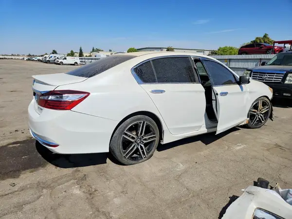 1HGCR2F50HA266126 — 2017 Honda Accord, фото 3 с аукциона Copart, Передняя часть