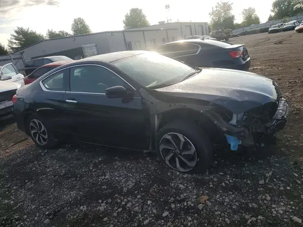 1HGCT1B39HA008820 — 2017 Honda Accord, фото 4 с аукциона Copart 28.09.2026, Передняя часть