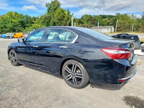 1HGCR2F18HA277386 — 2017 Honda Accord, фото 2 с аукциона Copart 01.10.2026, Боковая часть