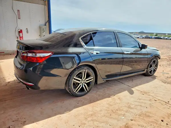 1HGCR2F5XHA148472 — 2017 Honda Accord, фото 3 с аукциона Copart, Передняя часть