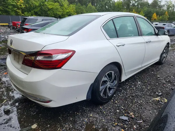 1HGCR2F37HA067279 — 2017 Honda Accord, фото 3 с аукциона Copart, Передняя часть