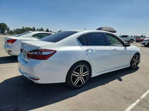 2017 Honda Accord VIN 1HGCR2F52HA269352 фото 3