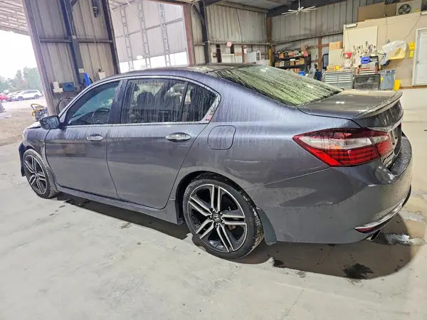 1HGCR2E51HA056670 — 2017 Honda Accord, фото 2 с аукциона Copart 12.10.2026, Передняя часть