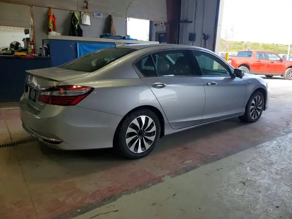 JHMCR6F38HC010355 — 2017 Honda Accord, фото 3 с аукциона Copart 13.10.2026, Естественный износ
