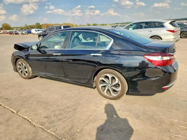 1HGCR2F75HA299866 — 2017 Honda Accord, фото 2 с аукциона Copart, Передняя часть
