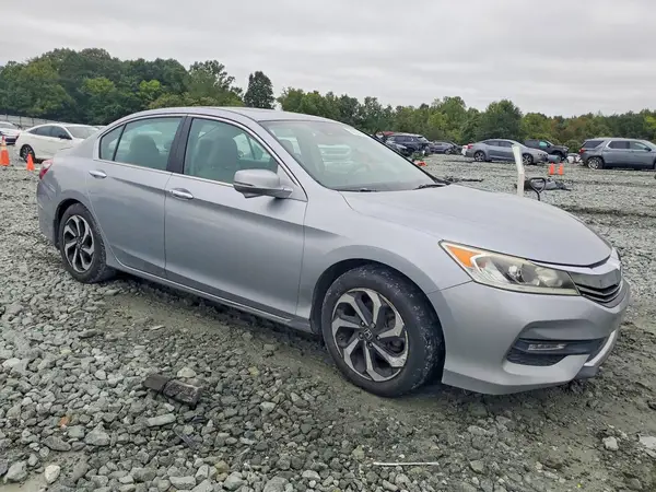 1HGCR3F00HA004360 — 2017 Honda Accord, фото 4 с аукциона Copart, Боковая часть