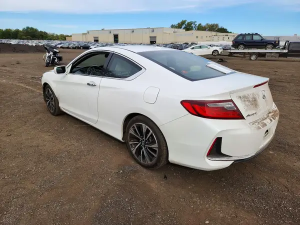 1HGCT1B84HA004668 — 2017 Honda Accord, фото 2 с аукциона Copart 02.10.2026, Передняя часть