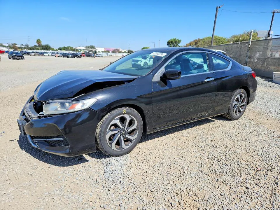 2017 Honda Accord VIN 1HGCT1B35HA006658 фото 1