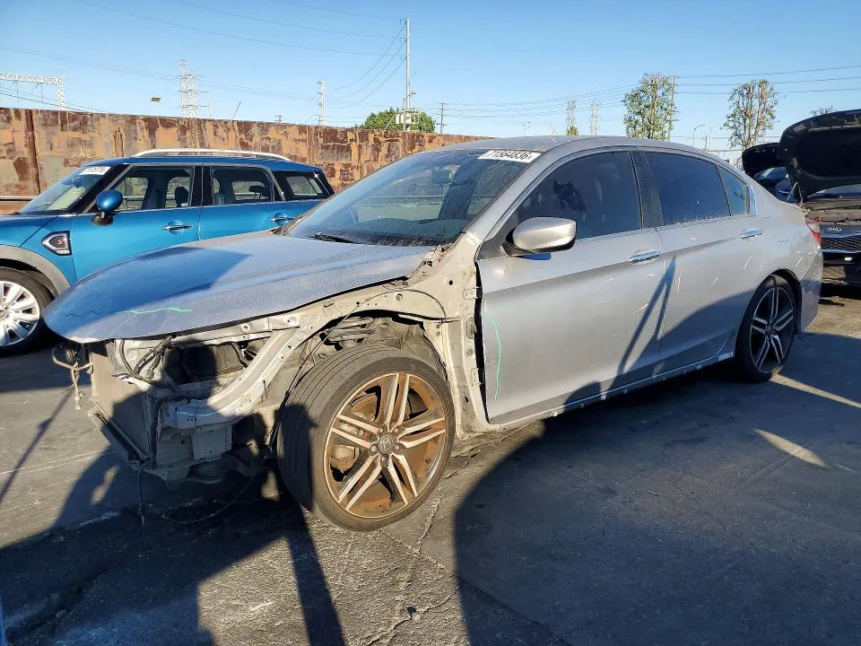 2017 Honda Accord VIN 1HGCR2F52HA032814 фото 1