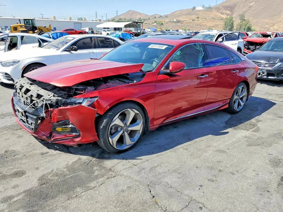 2018 Honda Accord VIN 1HGCV1F95JA011101 фото 1