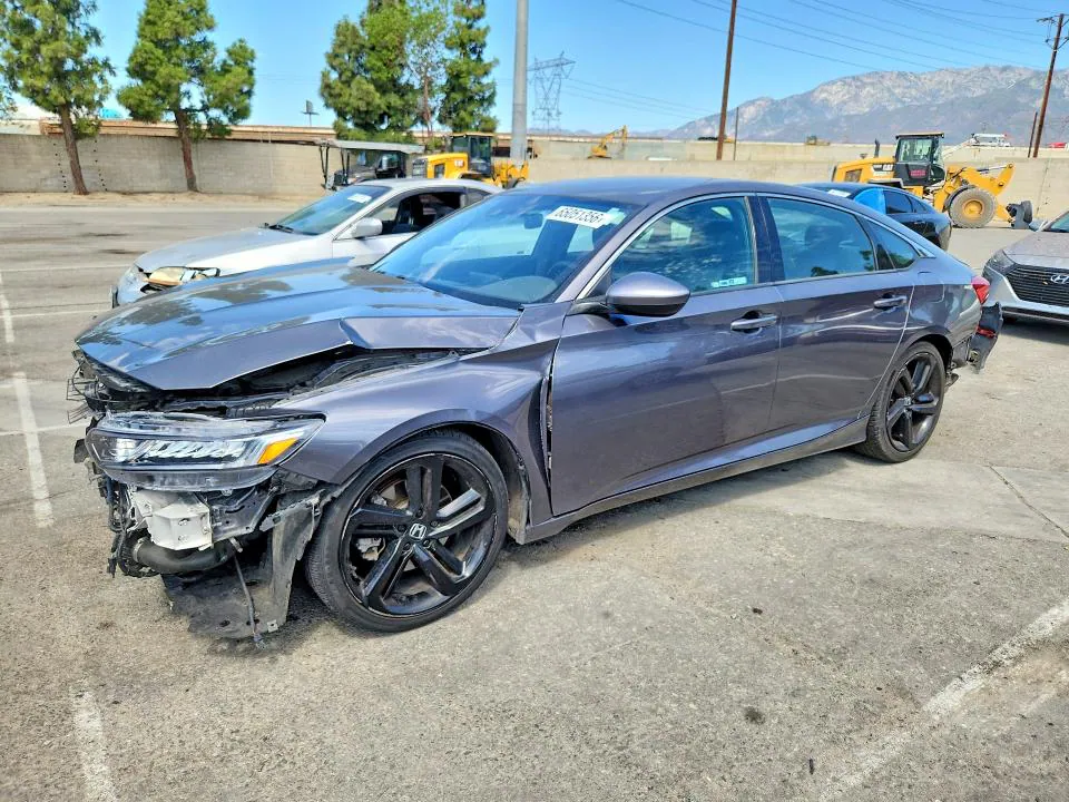 2018 Honda Accord VIN 1HGCV1F3XJA135246 фото 1