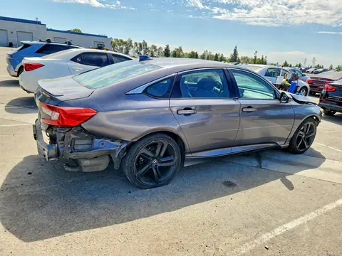 2018 Honda Accord VIN 1HGCV1F3XJA135246 фото 3