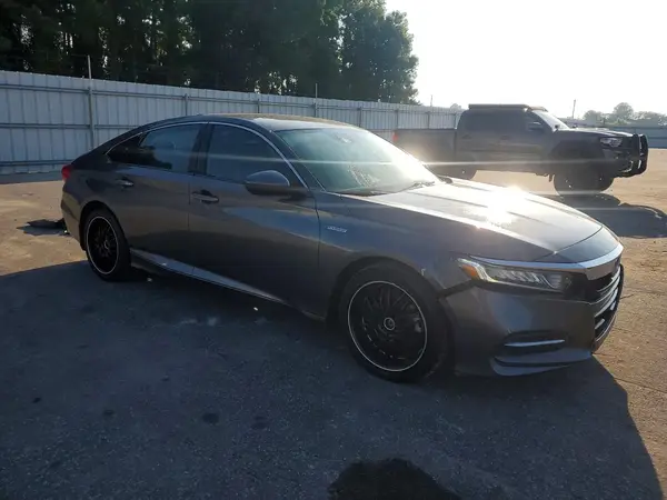 1HGCV3F19JA007543 — 2018 Honda Accord, фото 4 с аукциона Copart, Передняя часть