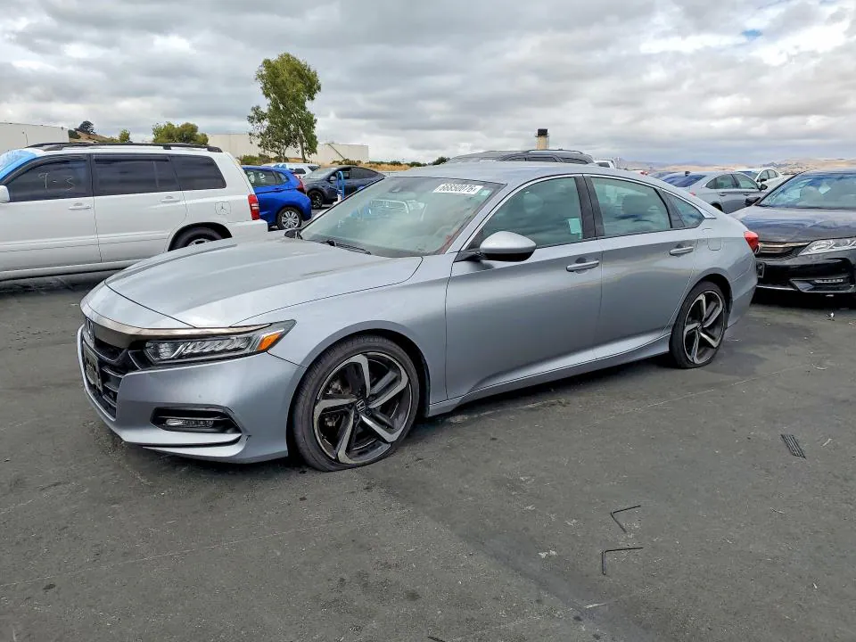 2018 Honda Accord VIN 1HGCV1F36JA257330 фото 1