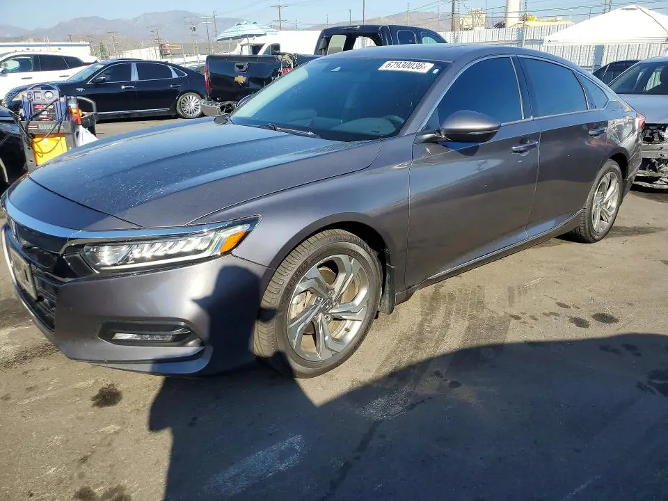 1HGCV1F51JA047669 Honda Accord 2018 — повреждение Мелкие вмятины и царапины, фото до ремонта