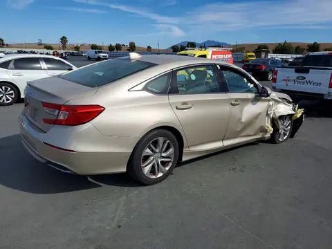 2018 Honda Accord VIN 1HGCV1F18JA257957 фото 3