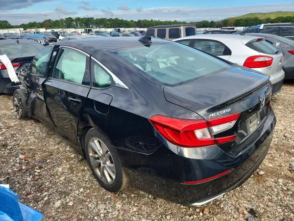 1HGCV1F14JA008863 — 2018 Honda Accord, фото 2 с аукциона Copart, Передняя часть