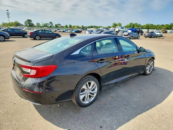 1HGCV1F14JA008863 — 2018 Honda Accord, фото 3 с аукциона Copart, Передняя часть