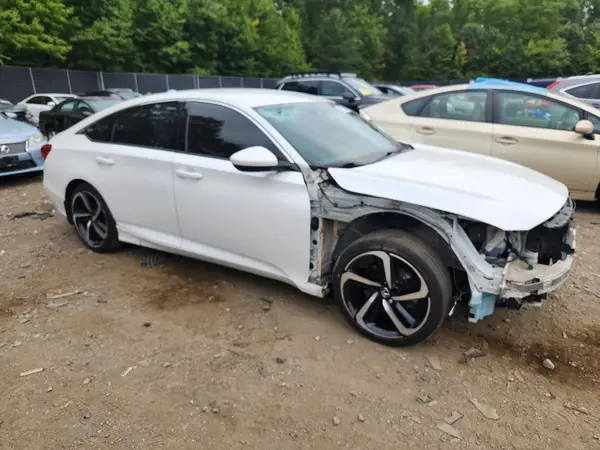 1HGCV1F3XJA183572 — 2018 Honda Accord, фото 4 с аукциона Copart, Передняя часть