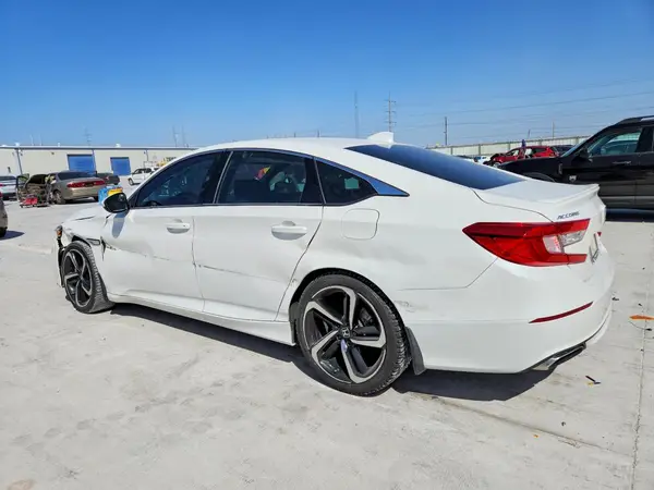 1HGCV1F32JA092540 — 2018 Honda Accord, фото 2 с аукциона Copart, Боковая часть