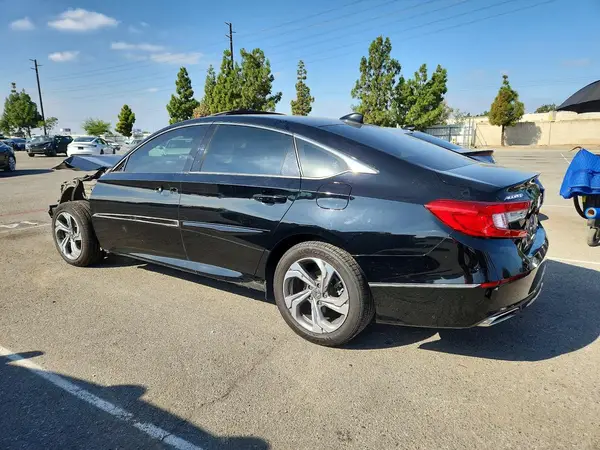 1HGCV2F52JA005680 — 2018 Honda Accord, фото 2 с аукциона Copart, Передняя часть