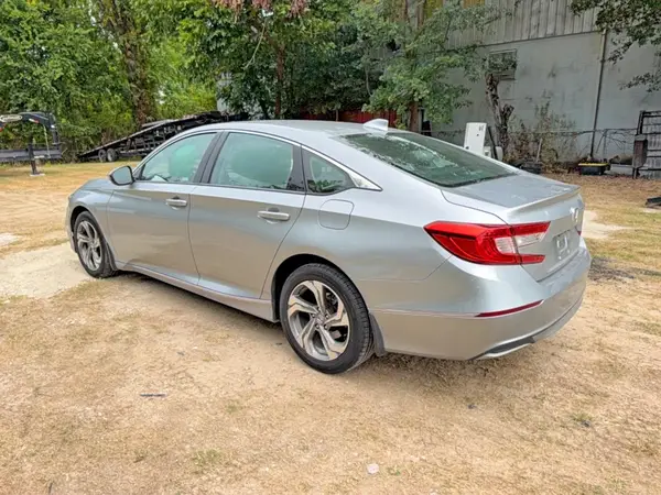 1HGCV1F58JA062234 — 2018 Honda Accord, фото 3 с аукциона Copart 08.10.2026, Естественный износ