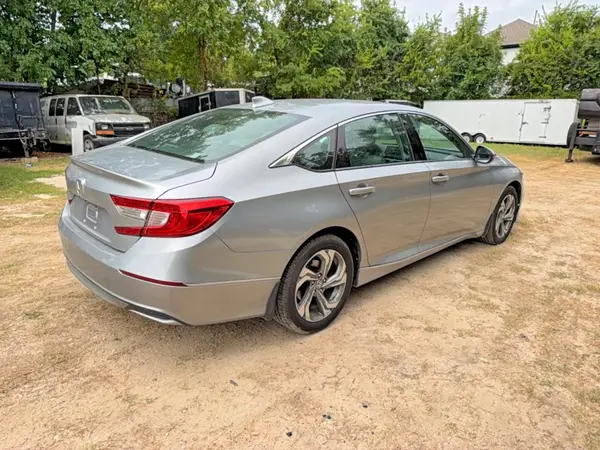 1HGCV1F58JA062234 — 2018 Honda Accord, фото 4 с аукциона Copart 08.10.2026, Естественный износ