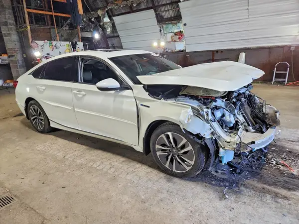 1HGCV3F51JA015462 — 2018 Honda Accord, фото 4 с аукциона Copart, Передняя часть