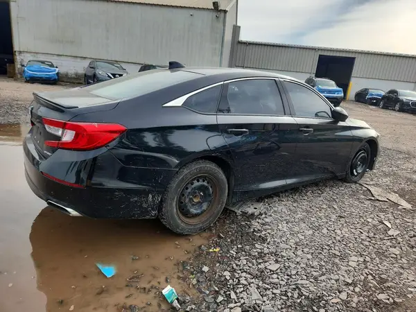 1HGCV1F34JA067364 — 2018 Honda Accord, фото 3 с аукциона Copart, Вандализм