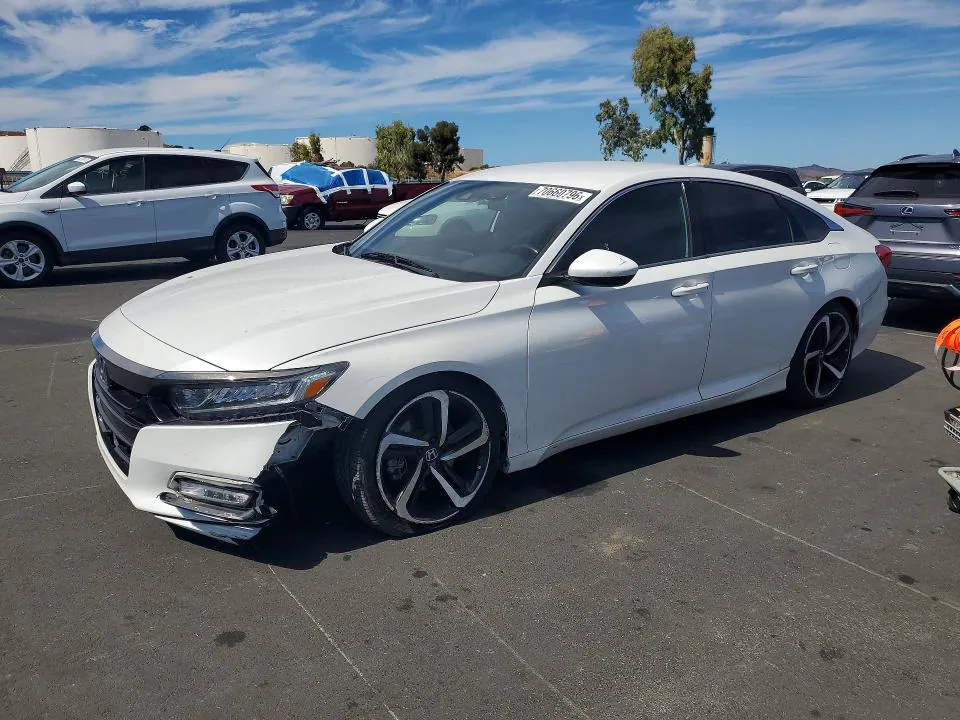 2018 Honda Accord VIN 1HGCV1F38JA119305 фото 1