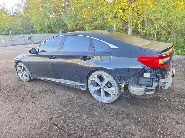 1HGCV1F90KA806591 — 2019 Honda Accord, фото 2 с аукциона Copart 06.10.2026, Задняя часть