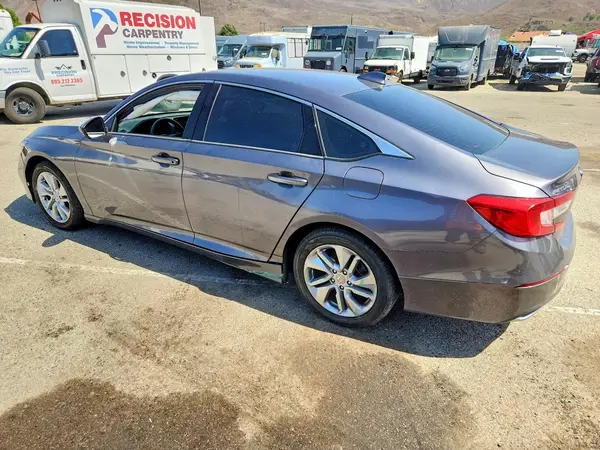 1HGCV1F18KA172053 — 2019 Honda Accord, фото 2 с аукциона Copart, Боковая часть