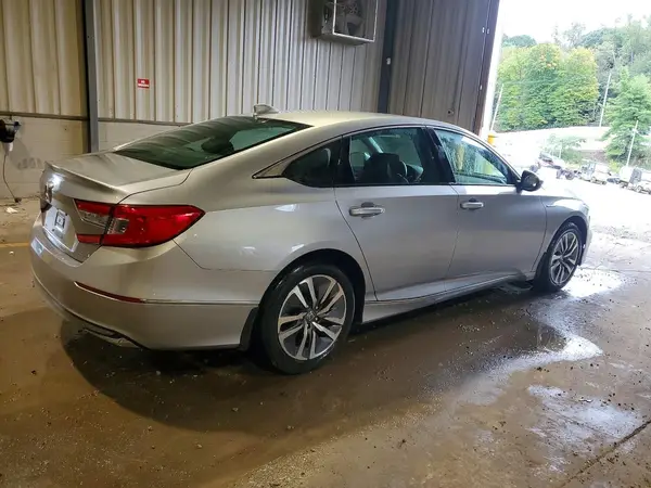 1HGCV3F56KA002501 — 2019 Honda Accord, фото 3 с аукциона Copart 30.09.2026, Передняя часть