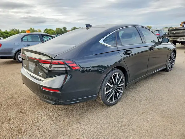 1HGCY2F82PA069079 — 2023 Honda Accord, фото 3 с аукциона Copart, Подтопление