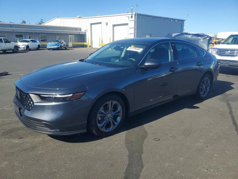 2024 Honda Accord VIN 1HGCY1F39RA077973 фото 1