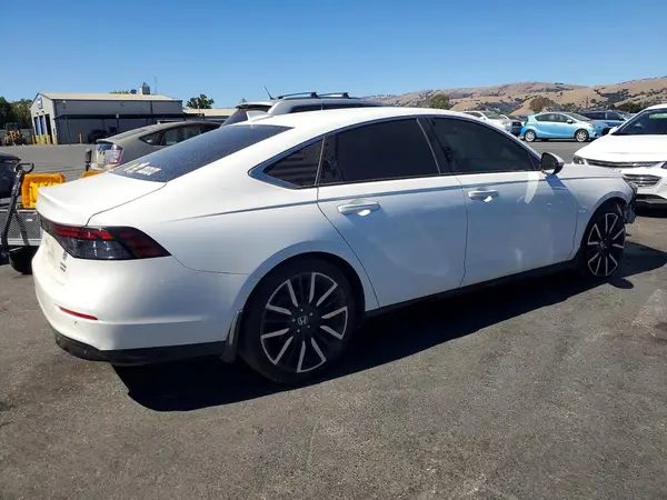 1HGCY2F84RA033820 — 2024 Honda Accord, фото 3 с аукциона Copart 29.09.2026, Передняя часть
