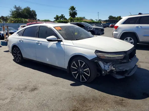 1HGCY2F84RA033820 — 2024 Honda Accord, фото 4 с аукциона Copart 29.09.2026, Передняя часть
