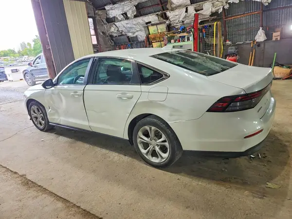 1HGCY1F23RA046256 — 2024 Honda Accord, фото 2 с аукциона Copart, Боковая часть