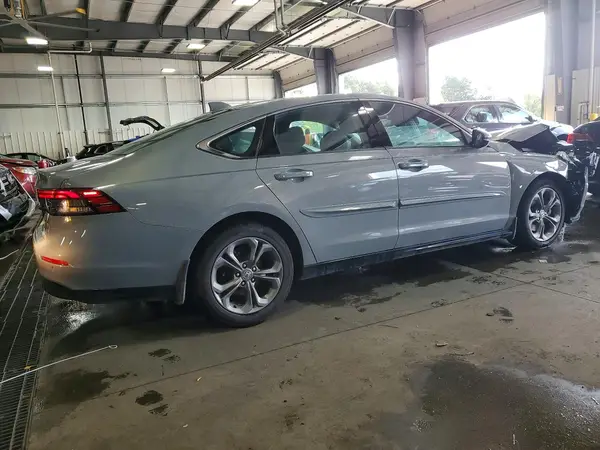 1HGCY2F64RA010679 — 2024 Honda Accord, фото 3 с аукциона Copart, Передняя часть