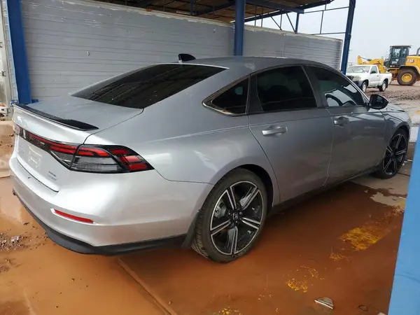 1HGCY2F51RA016897 — 2024 Honda Accord, фото 3 с аукциона Copart, Передняя часть