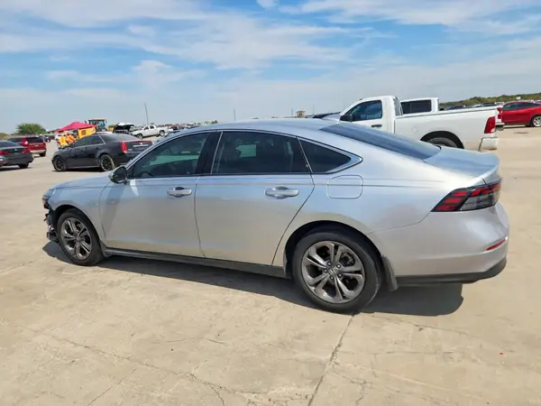 1HGCY1F3XRA039197 — 2024 Honda Accord, фото 2 с аукциона Copart, Передняя часть