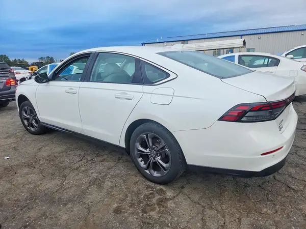 1HGCY2F66RA043103 — 2024 Honda Accord, фото 2 с аукциона Copart 06.10.2026, Передняя часть