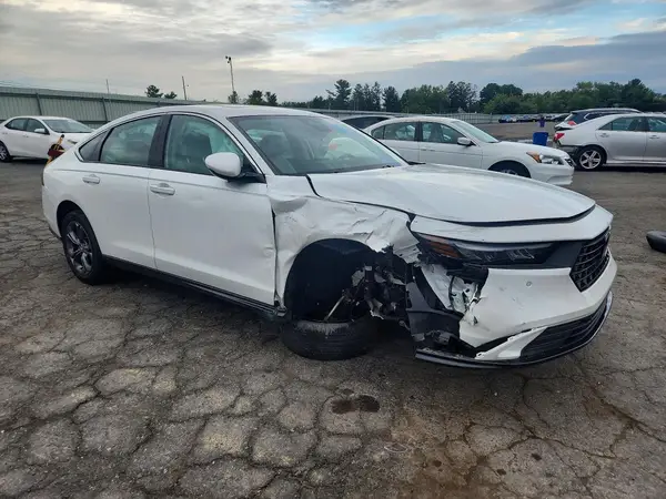 1HGCY2F66RA043103 — 2024 Honda Accord, фото 4 с аукциона Copart 06.10.2026, Передняя часть