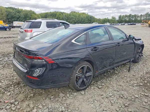 1HGCY2F5XRA059392 — 2024 Honda Accord, фото 3 с аукциона Copart, Передняя часть