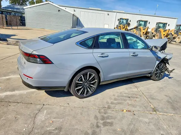 1HGCY2F83RA090946 — 2024 Honda Accord, фото 3 с аукциона Copart, Передняя часть