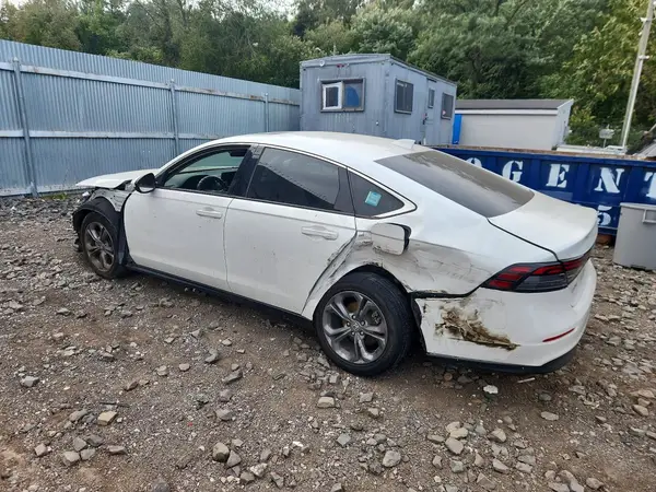 1HGCY1F32RA039114 — 2024 Honda Accord, фото 2 с аукциона Copart, Задняя часть