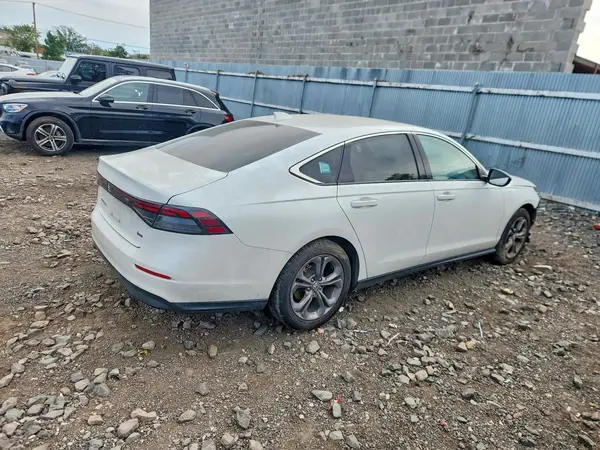 1HGCY1F32RA039114 — 2024 Honda Accord, фото 3 с аукциона Copart, Задняя часть