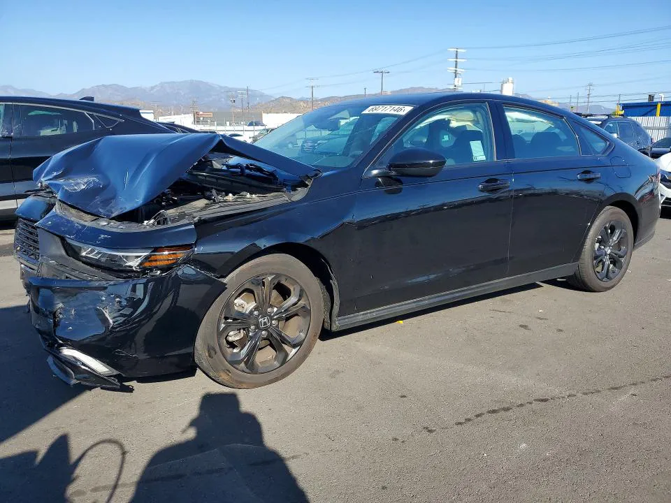 2025 Honda Accord VIN 1HGCY1F49SA081777 фото 1