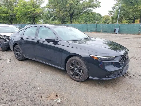 1HGCY1F49SA018002 — 2025 Honda Accord, фото 4 с аукциона Copart, Мелкие вмятины и царапины